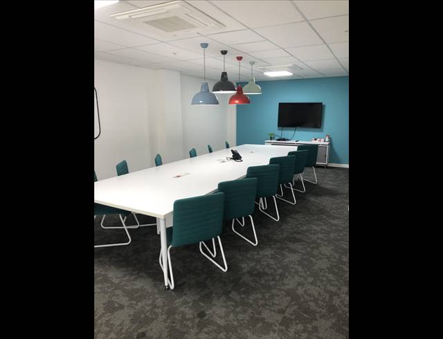 70M² OFFICE TO LET IN CAPE TOWN CITY CENTRE